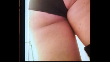 Ay est&aacuten esas fotos de mi mujer en calsones como me dijeron mis amigos pu&ntildeeteros que les gustan las nalgas de mi mujer