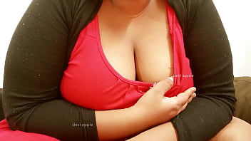 Desi indian aunty with big boobs